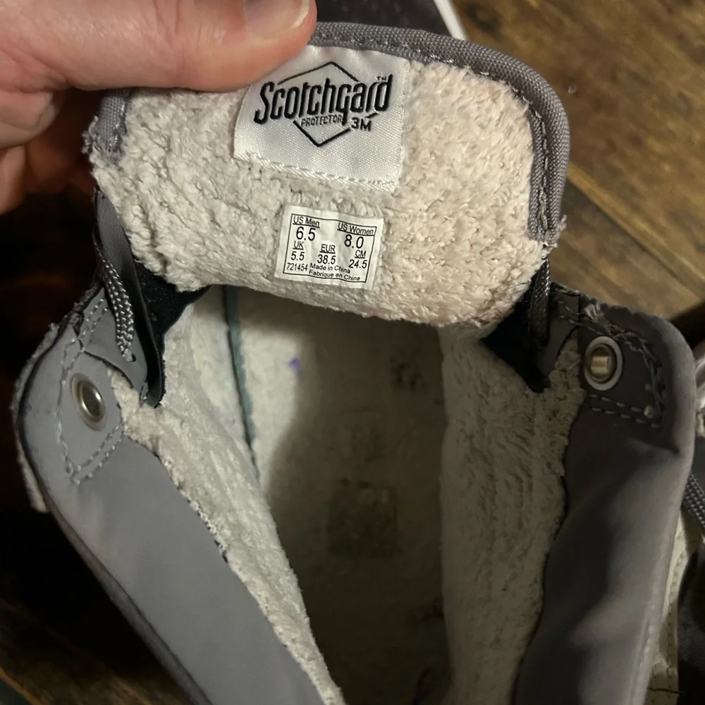 Vans Sk8 Hi MTE Womens Size 8 Gray Suede Faux Fur Lining Skate Shoes Sneakers